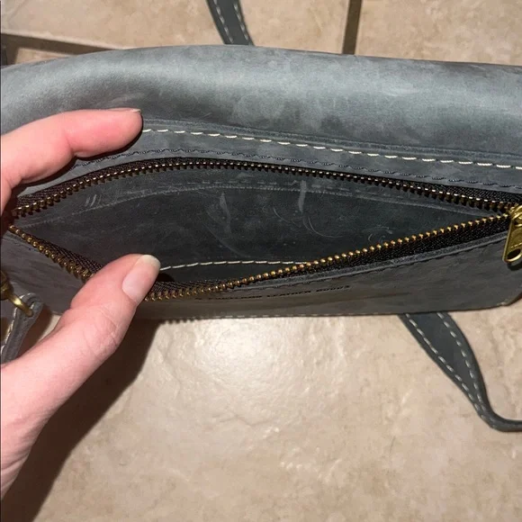 NWOT Portland Leather Goods Envelope Clutch Crossbody - Picture 7 of 7